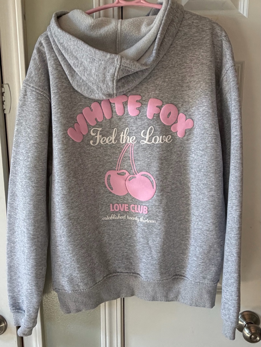White Fox Feel the Love Hoodie- S/M - Picture 9 of 11